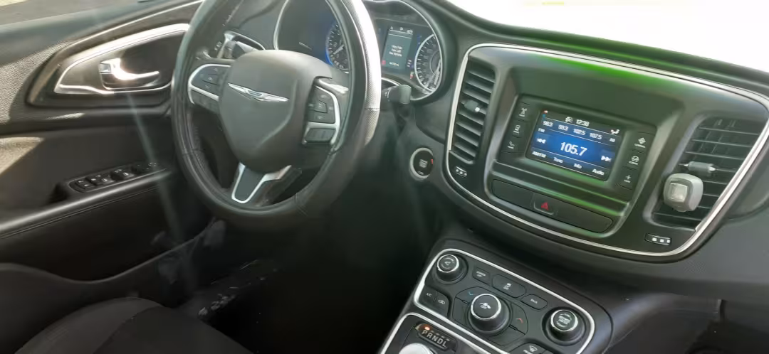 2017 Chrysler 200 - 1C3CCCFBXHN500961 - Image #9