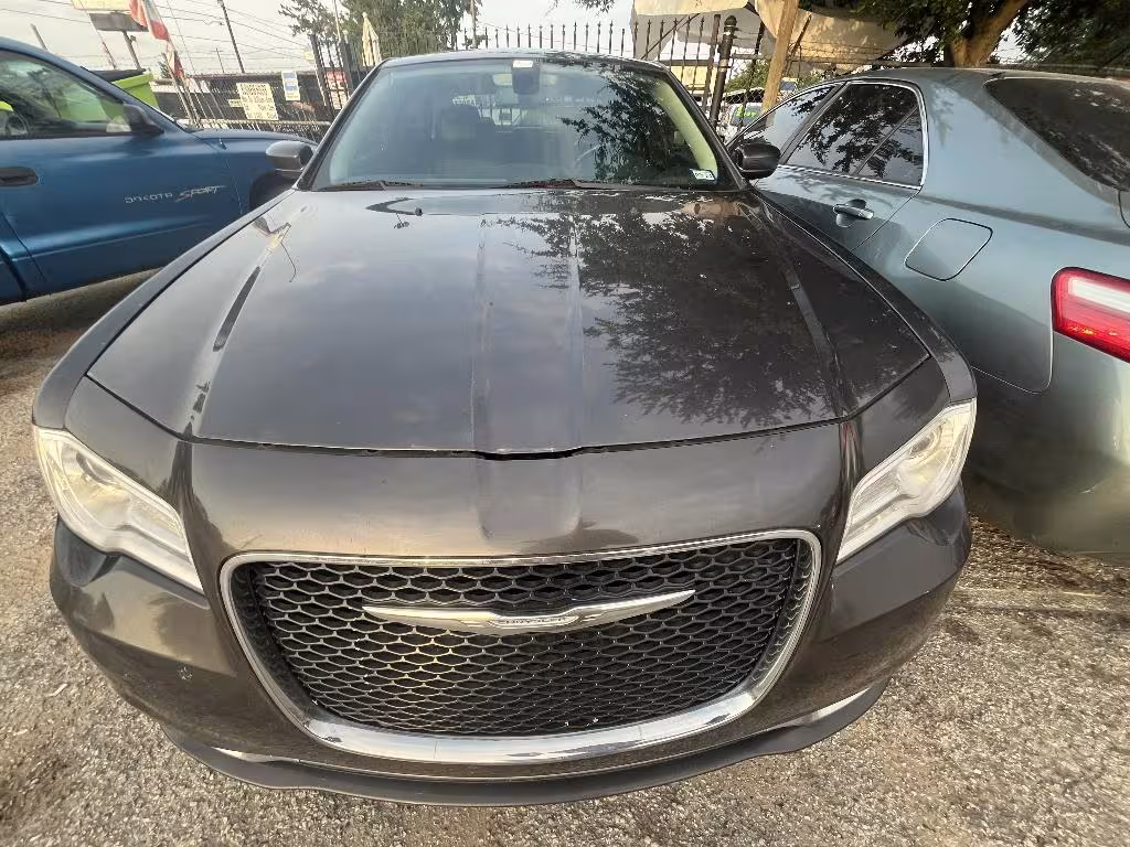 2017 Chrysler 300 - 2C3CCAAG9HH552341 - Image #2