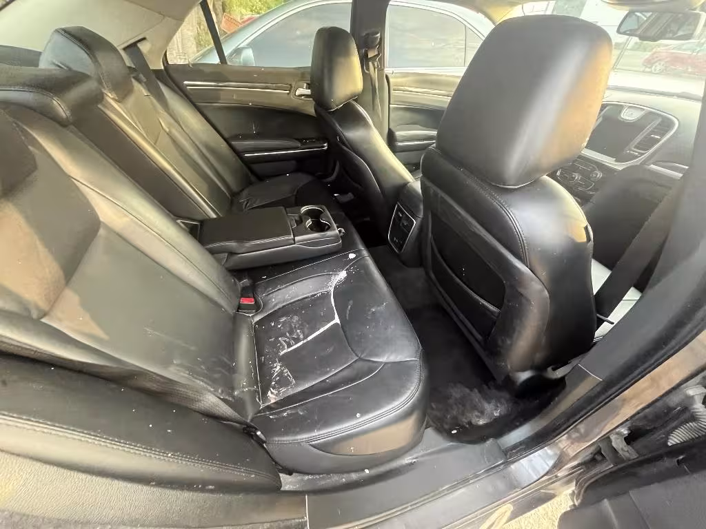 2017 Chrysler 300 - 2C3CCAAG9HH552341 - Image #6