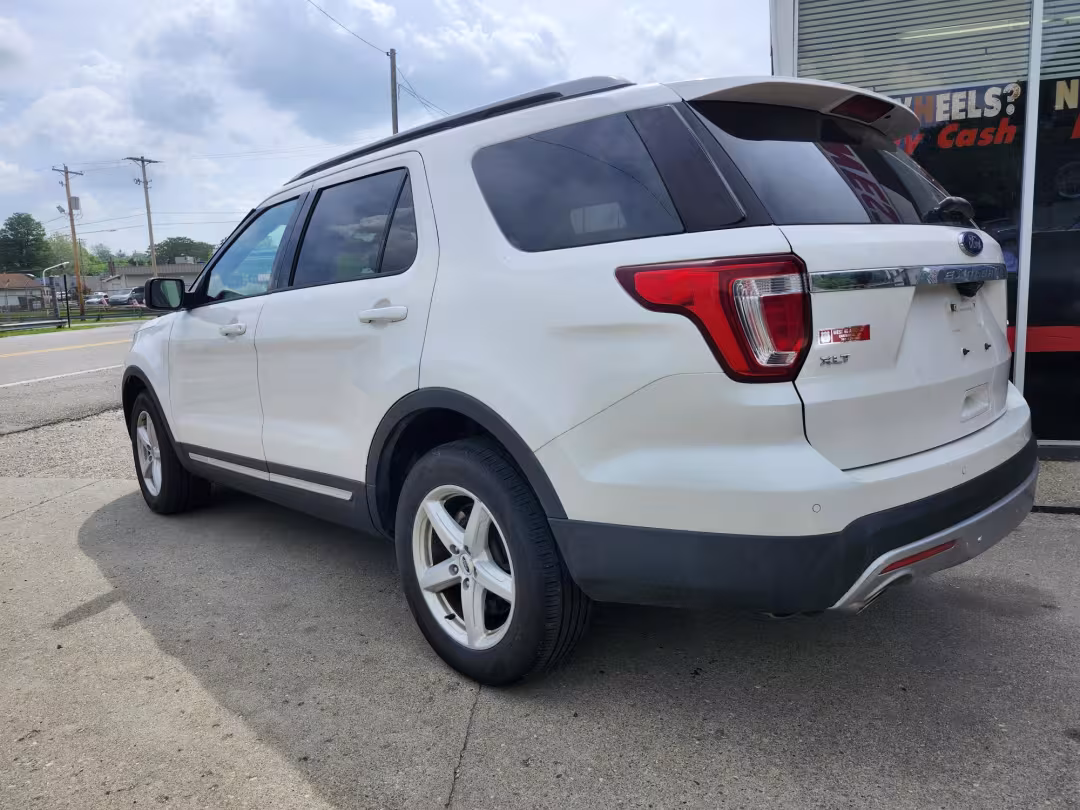 2017 Ford Explorer - 1FM5K8D8XHGC91393 - Image #2