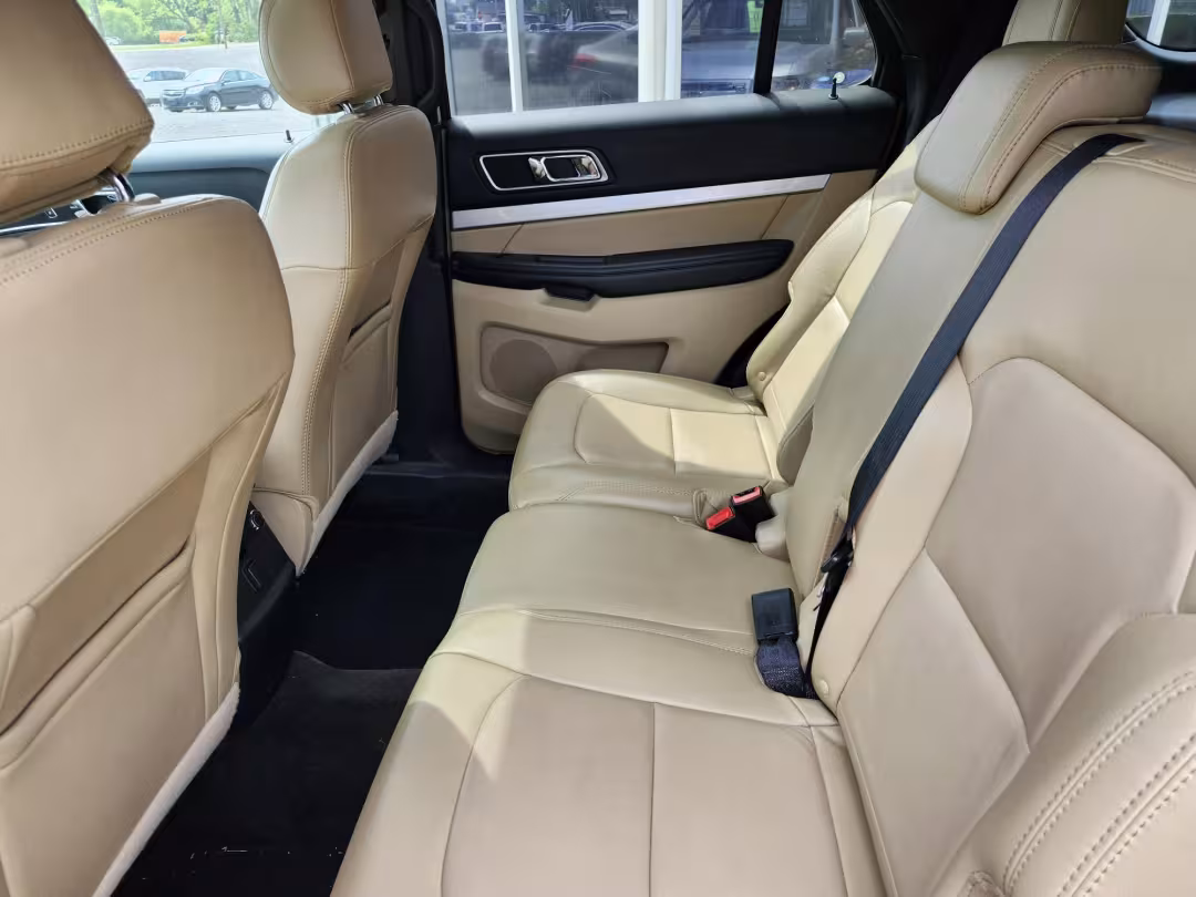 2017 Ford Explorer - 1FM5K8D8XHGC91393 - Image #4
