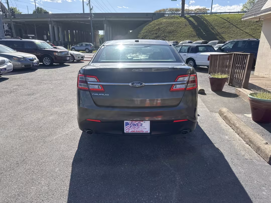 2017 Ford Taurus - 1FAHP2D82HG105898 - Image #2