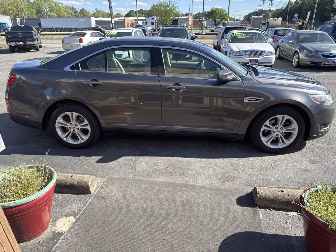 2017 Ford Taurus - 1FAHP2D82HG105898 - Image #3