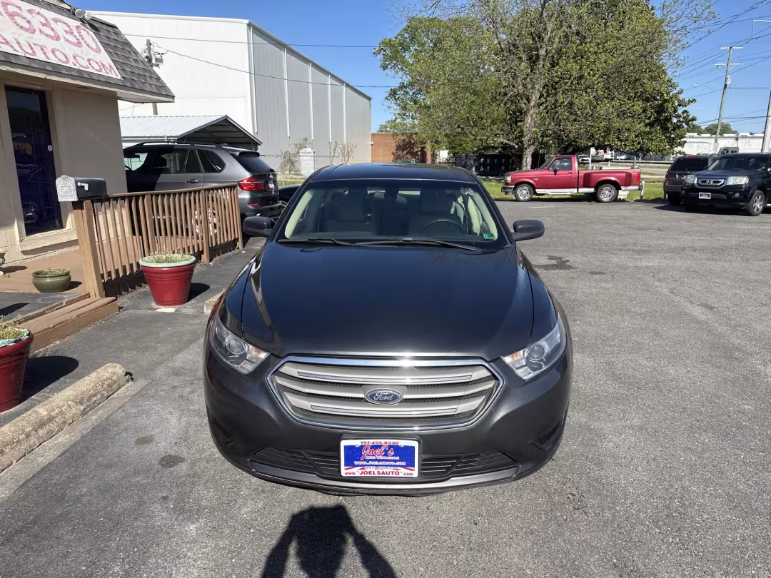 2017 Ford Taurus - 1FAHP2D82HG105898 - Image #4