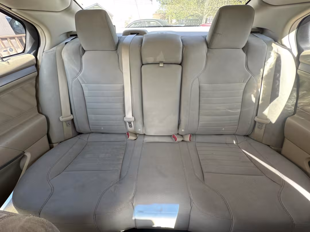 2017 Ford Taurus - 1FAHP2D82HG105898 - Image #8