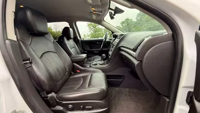 2017 GMC Acadia - 1GKKVSKD9HJ202223 - Image #30