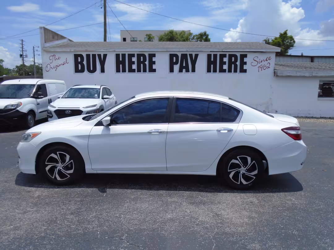 2017 Honda Accord - 1HGCR2F30HA191913 - Image #1
