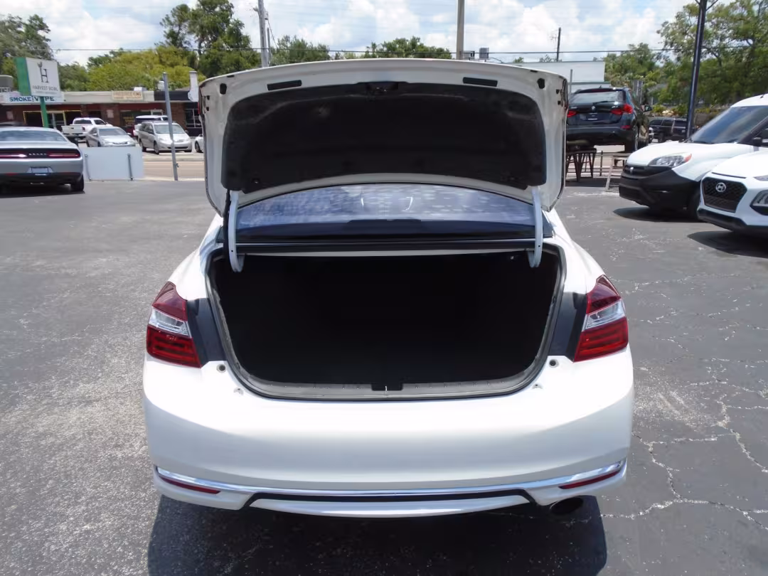 2017 Honda Accord - 1HGCR2F30HA191913 - Image #12