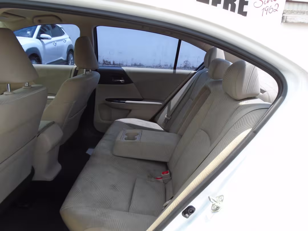 2017 Honda Accord - 1HGCR2F30HA191913 - Image #16