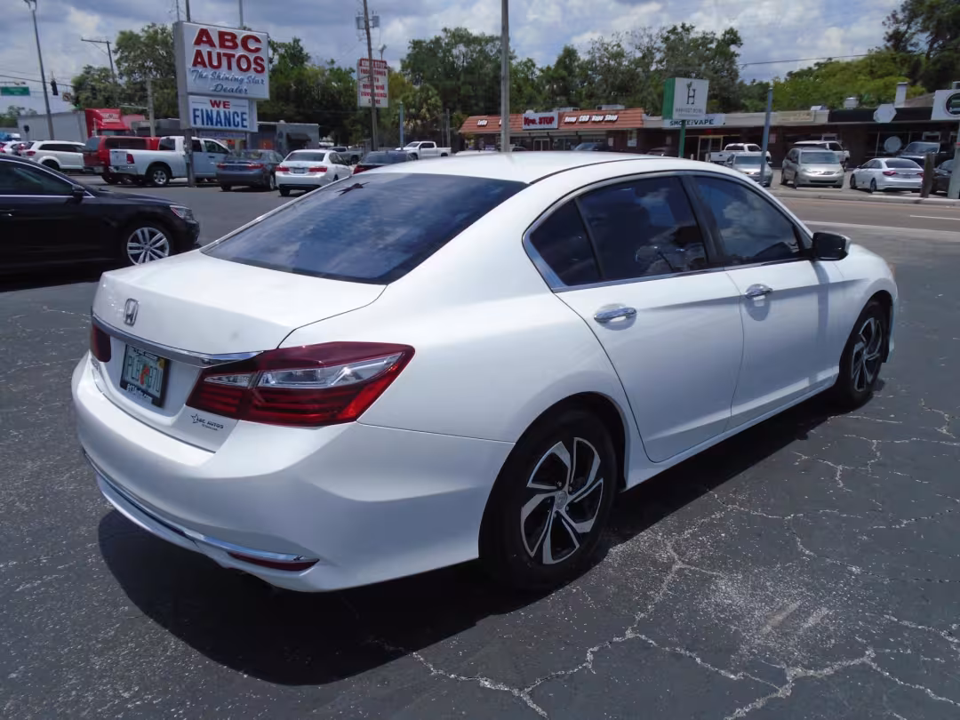 2017 Honda Accord - 1HGCR2F30HA191913 - Image #9