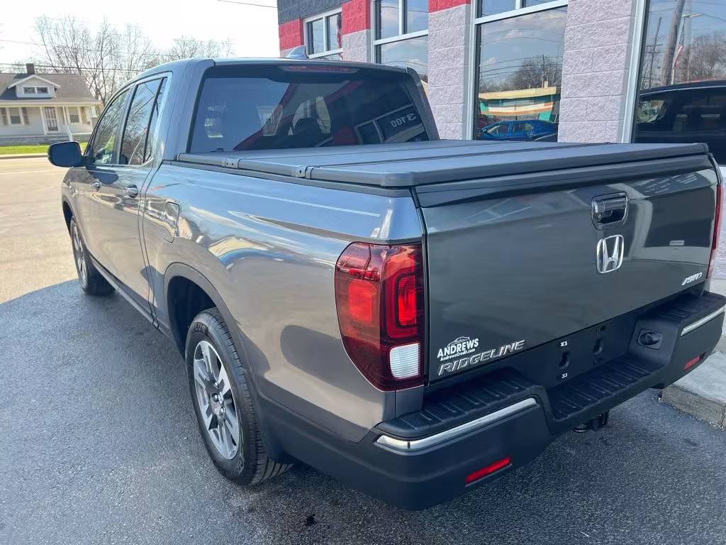 2017 Honda Ridgeline - 5FPYK3F50HB023266 - Image #3