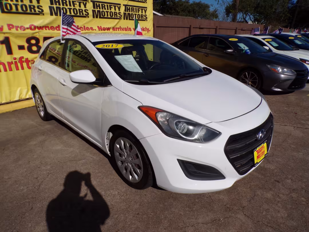 2017 Hyundai Elantra GT - KMHD35LH7HU384348 - Image #2