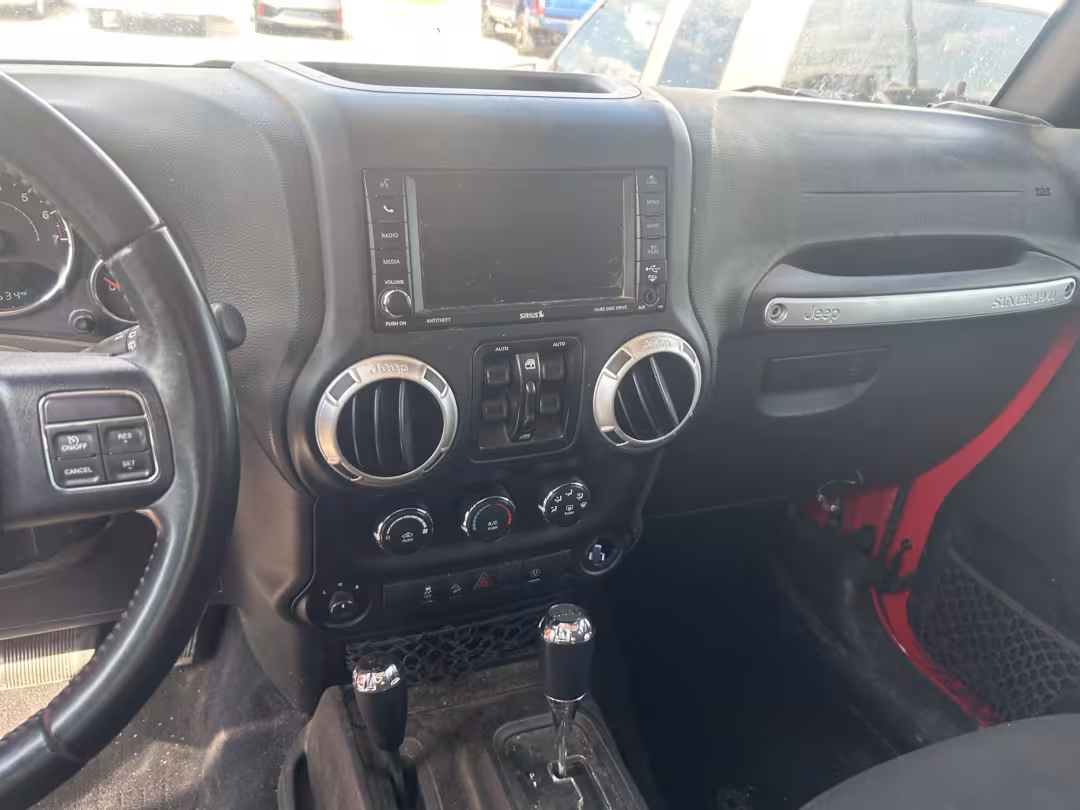2017 Jeep Wrangler - 1C4HJWEGXHL660890 - Image #14