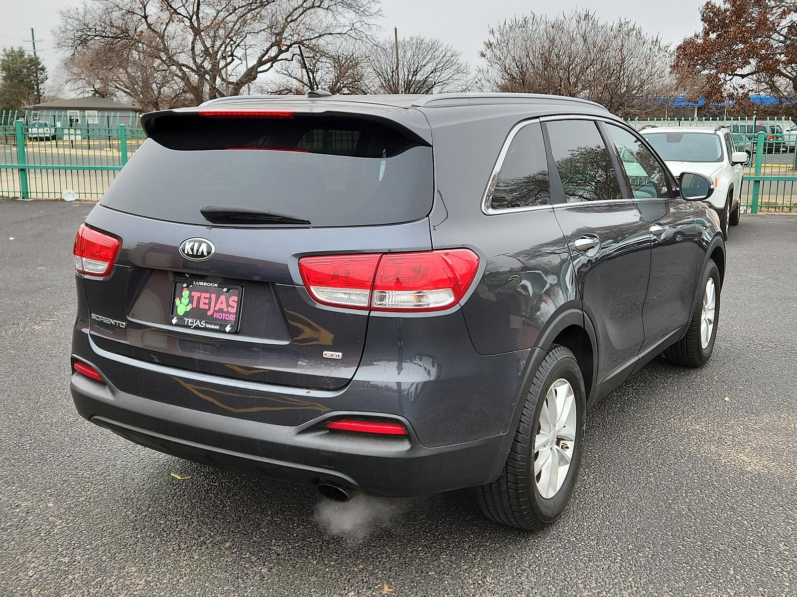 2017 Kia Sorento - 5XYPG4A34HG201030 - Image #2