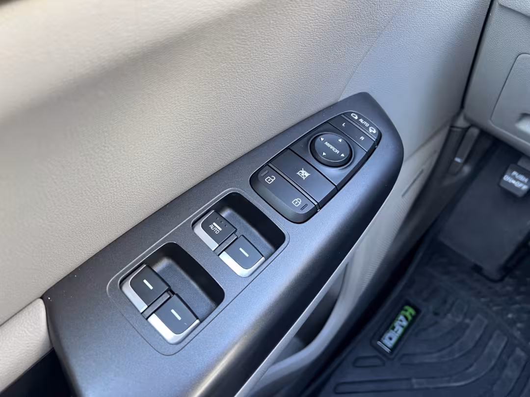 2017 Kia Sportage - KNDPN3AC3H7237286 - Image #32