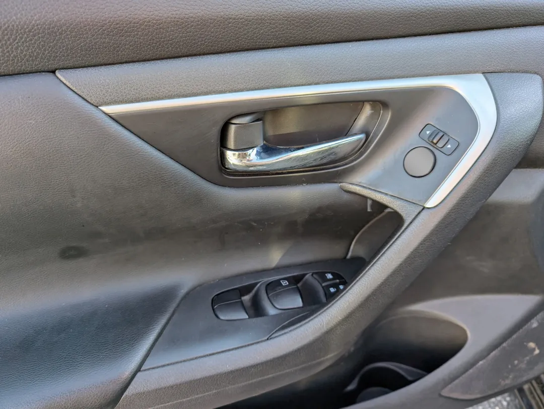 2017 Nissan Altima - 1N4AL3AP3HC215073 - Image #10