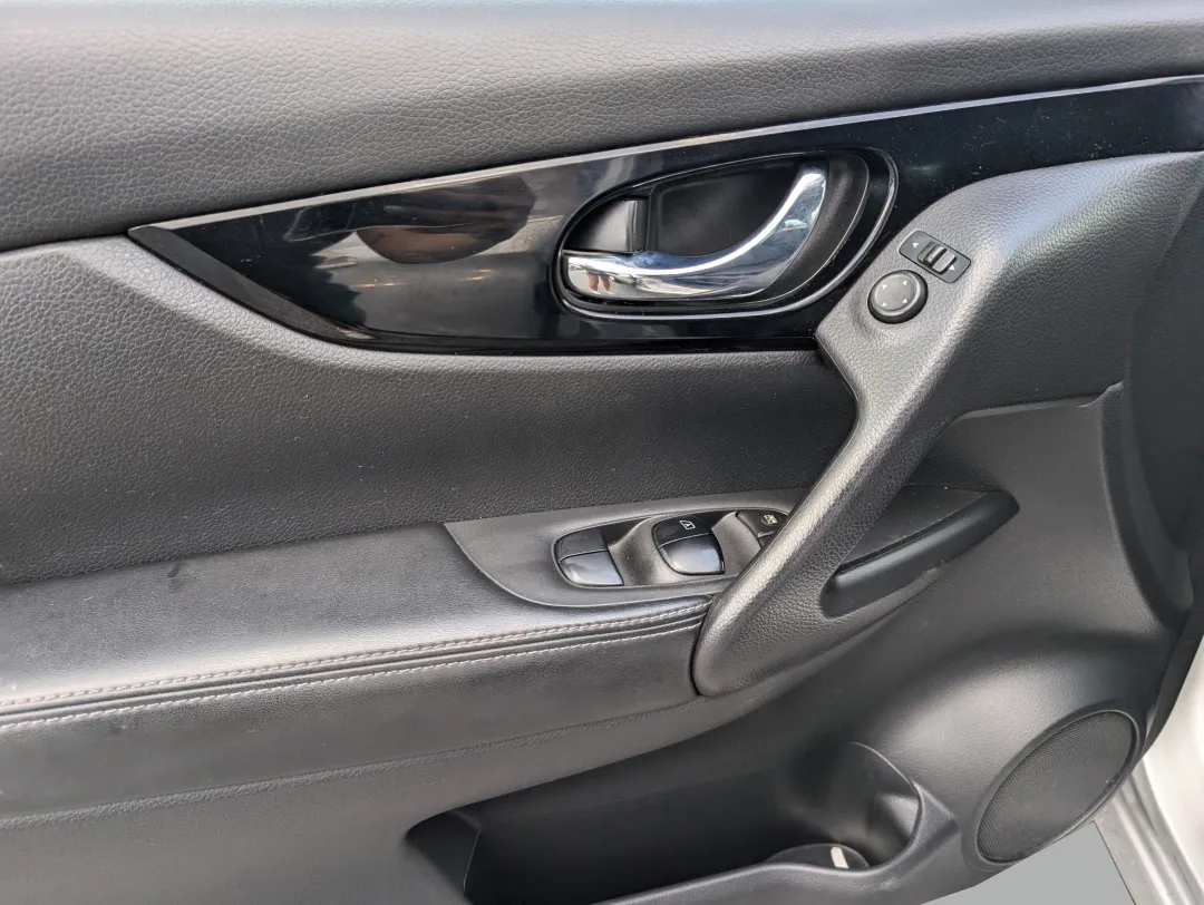 2017 Nissan Rogue Sport - JN1BJ1CP3HW013017 - Image #9