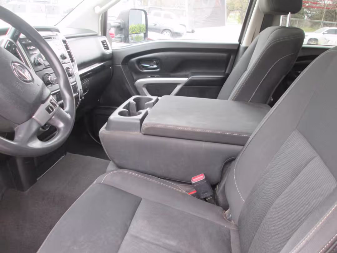 2017 Nissan Titan XD - 1N6AA1F37HN568671 - Image #10
