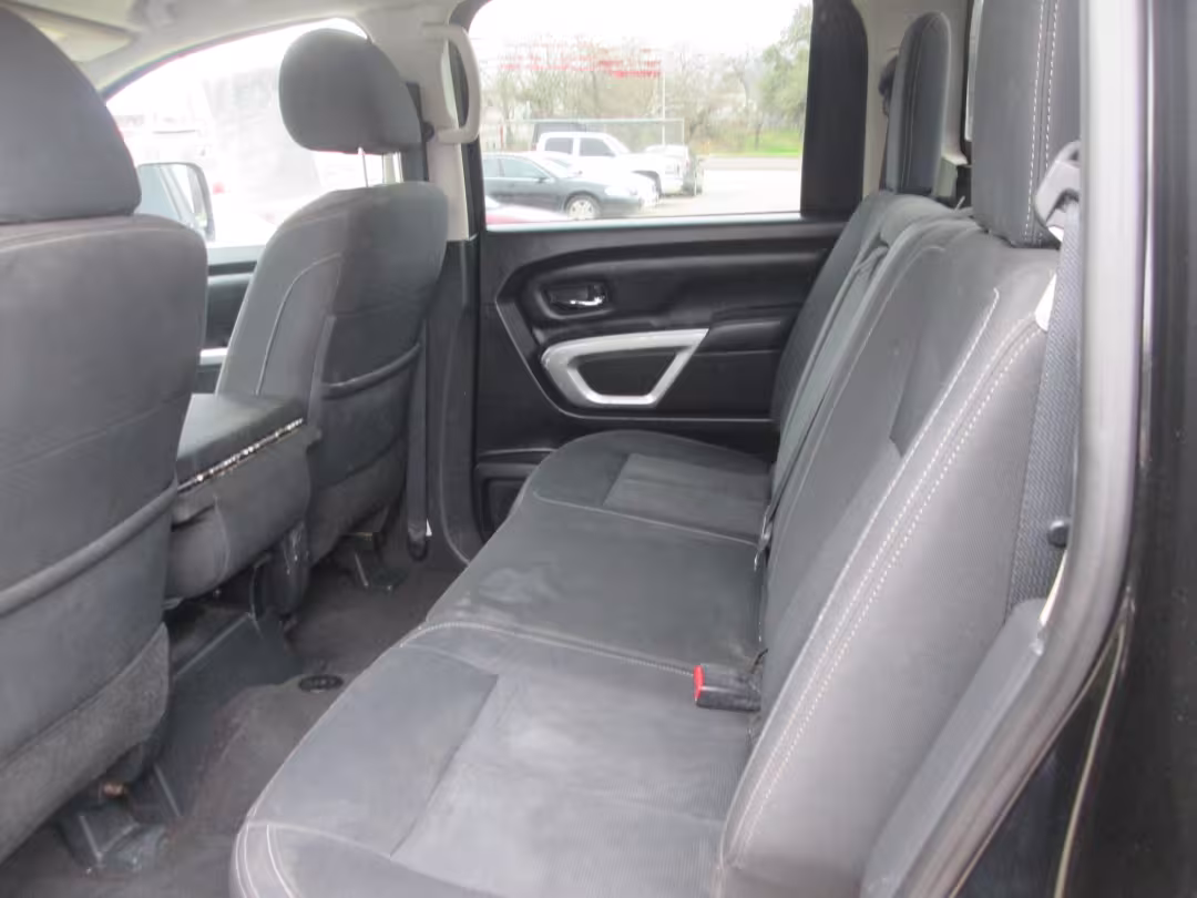2017 Nissan Titan XD - 1N6AA1F37HN568671 - Image #9