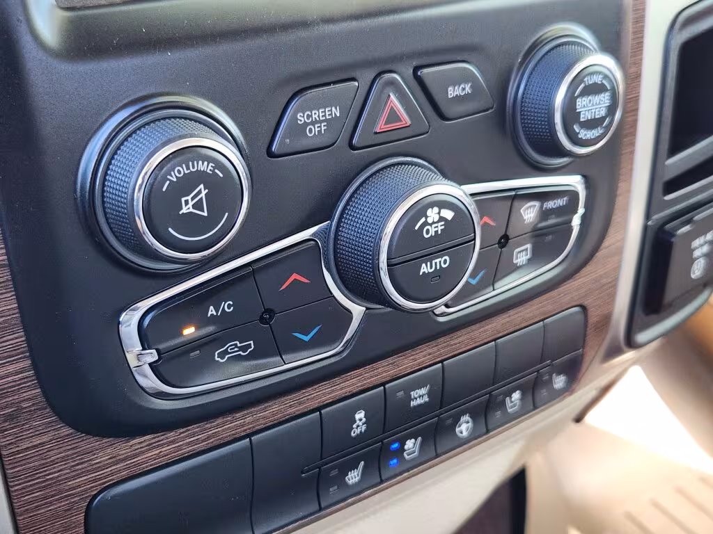 2017 Ram 1500 - 1C6RR7JT0HS549641 - Image #22