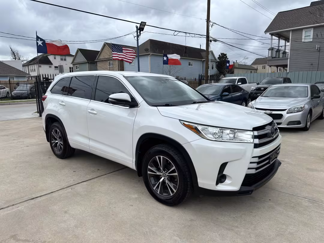 2017 Toyota Highlander - 5TDZARFH6HS026469 - Image #2