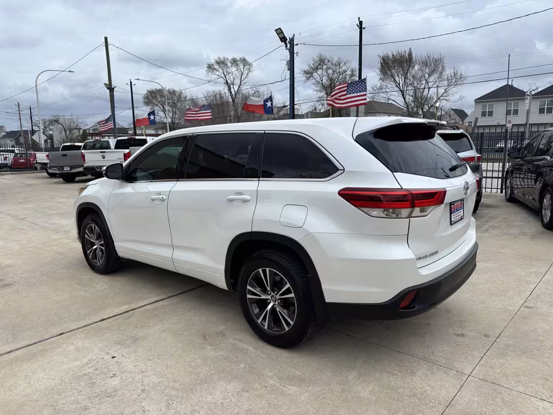 2017 Toyota Highlander - 5TDZARFH6HS026469 - Image #3