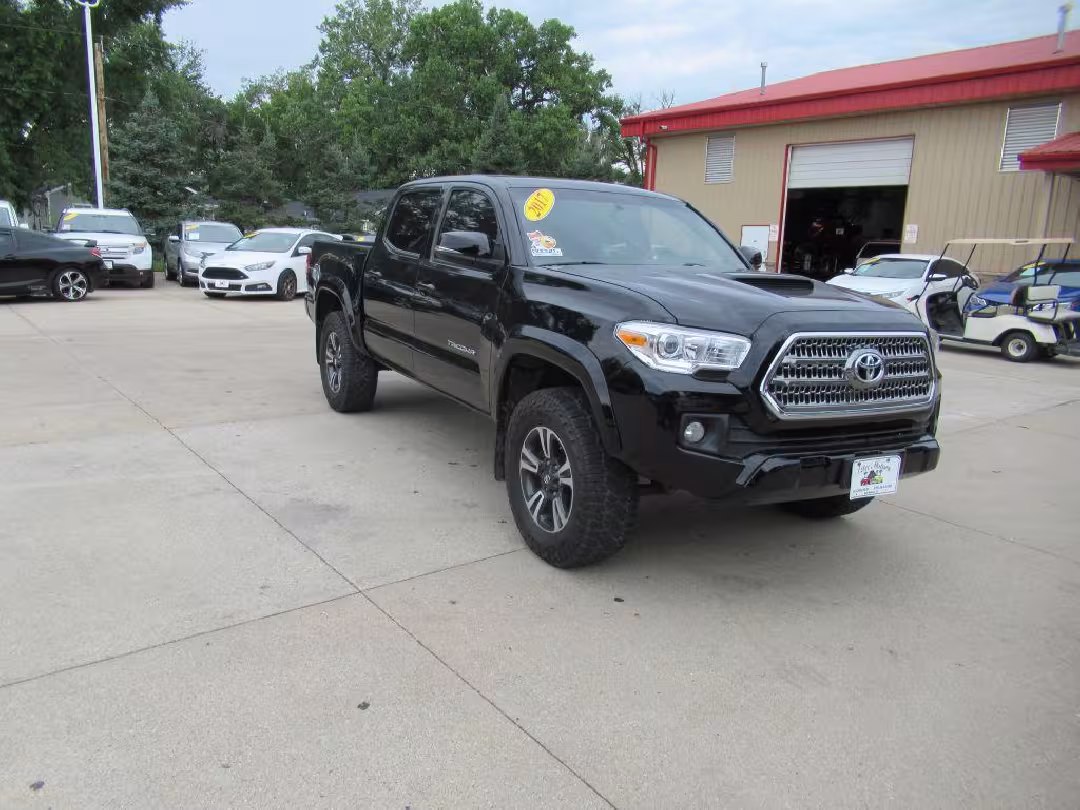 2017 Toyota Tacoma - 3TMCZ5AN1HM063630 - Image #2