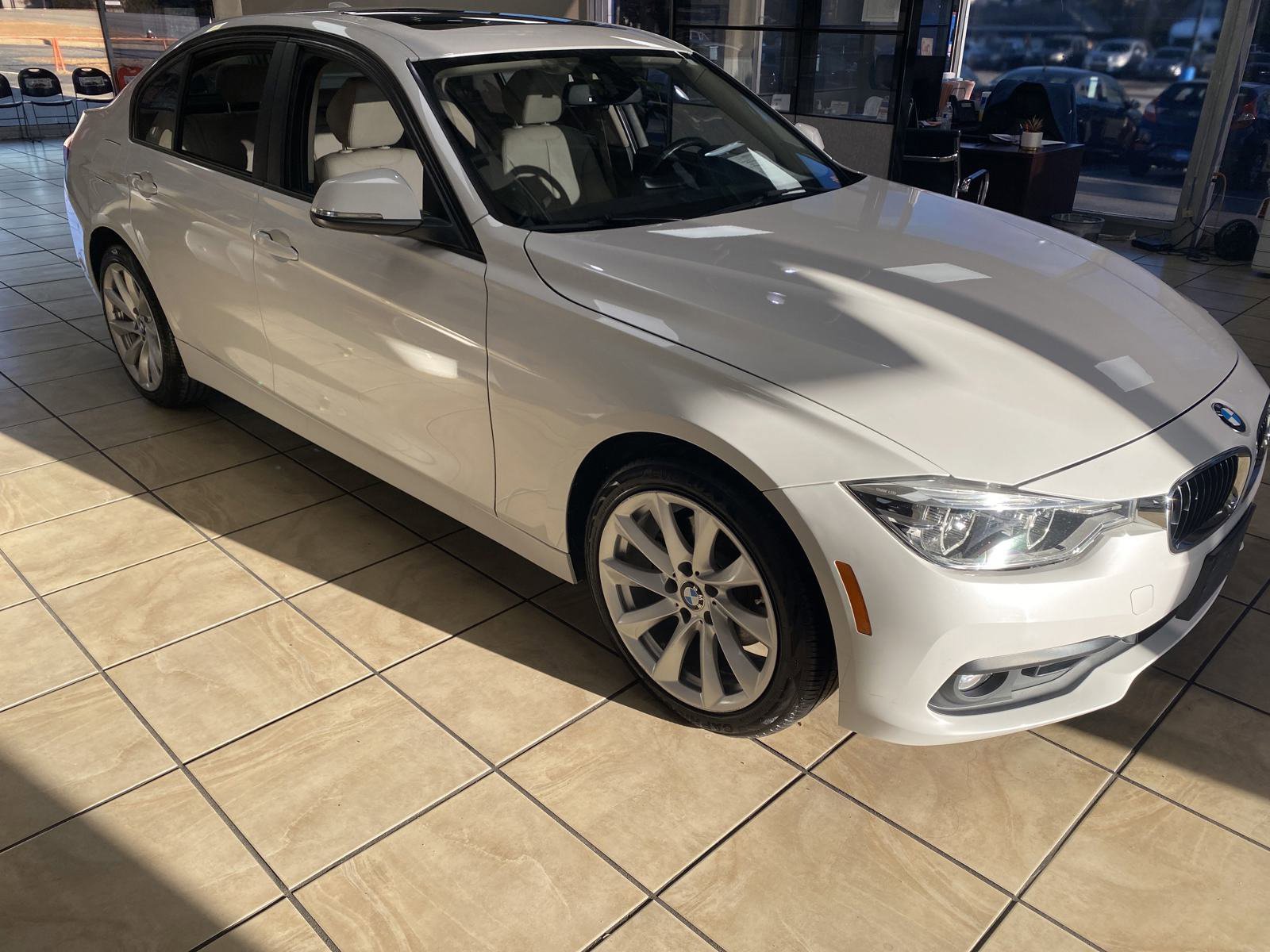 2018 BMW 3 Series - WBA8E5G51JNU46338 - Image #2