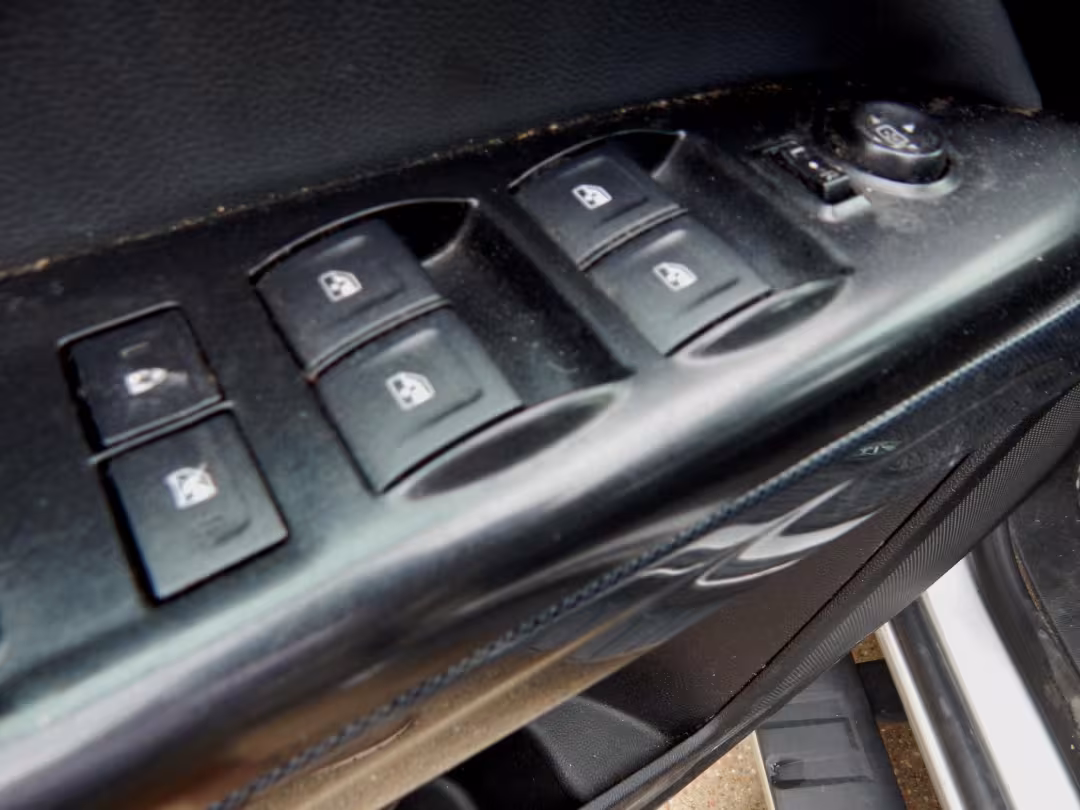 2018 Chevrolet Colorado - 1GCGSDEN8J1311790 - Image #6
