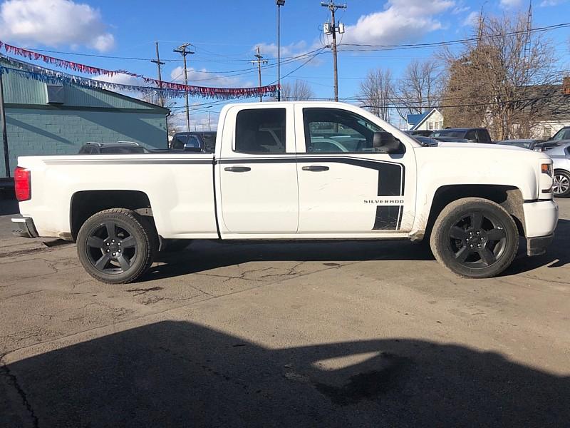 2018 Chevrolet Silverado 1500 - 1GCVKPEC0JZ357817 - Image #2