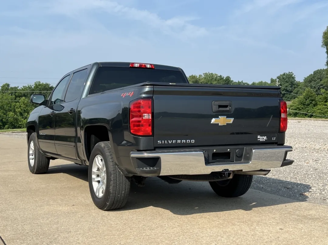 2018 Chevrolet Silverado 1500 - 3GCUKREC6JG295475 - Image #11