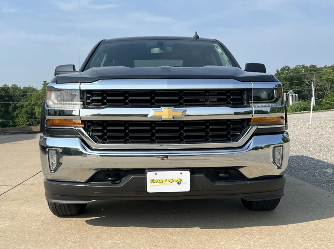 2018 Chevrolet Silverado 1500 - 3GCUKREC6JG295475 - Image #13