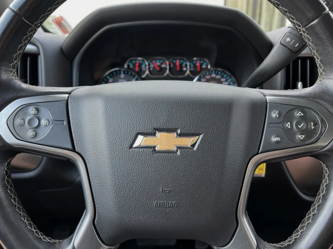 2018 Chevrolet Silverado 1500 - 3GCUKREC6JG295475 - Image #24