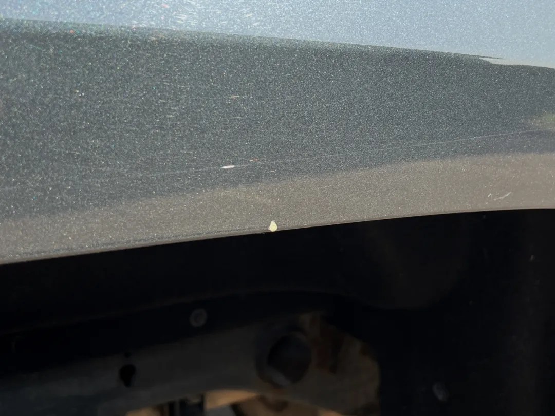 2018 Chevrolet Silverado 1500 - 3GCUKREC6JG295475 - Image #40