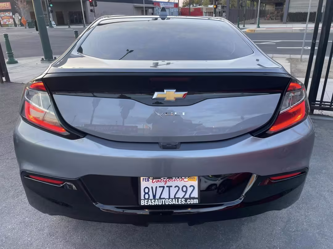 2018 Chevrolet Volt - 1G1RC6S51JU124615 - Image #11