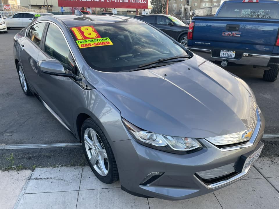 2018 Chevrolet Volt - 1G1RC6S55JU140333 - Image #1