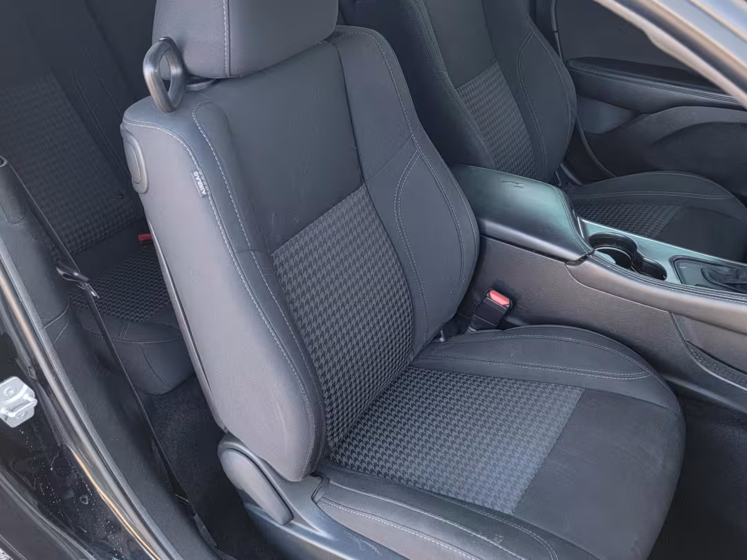 2018 Dodge Challenger - 2C3CDZAG9JH143385 - Image #24