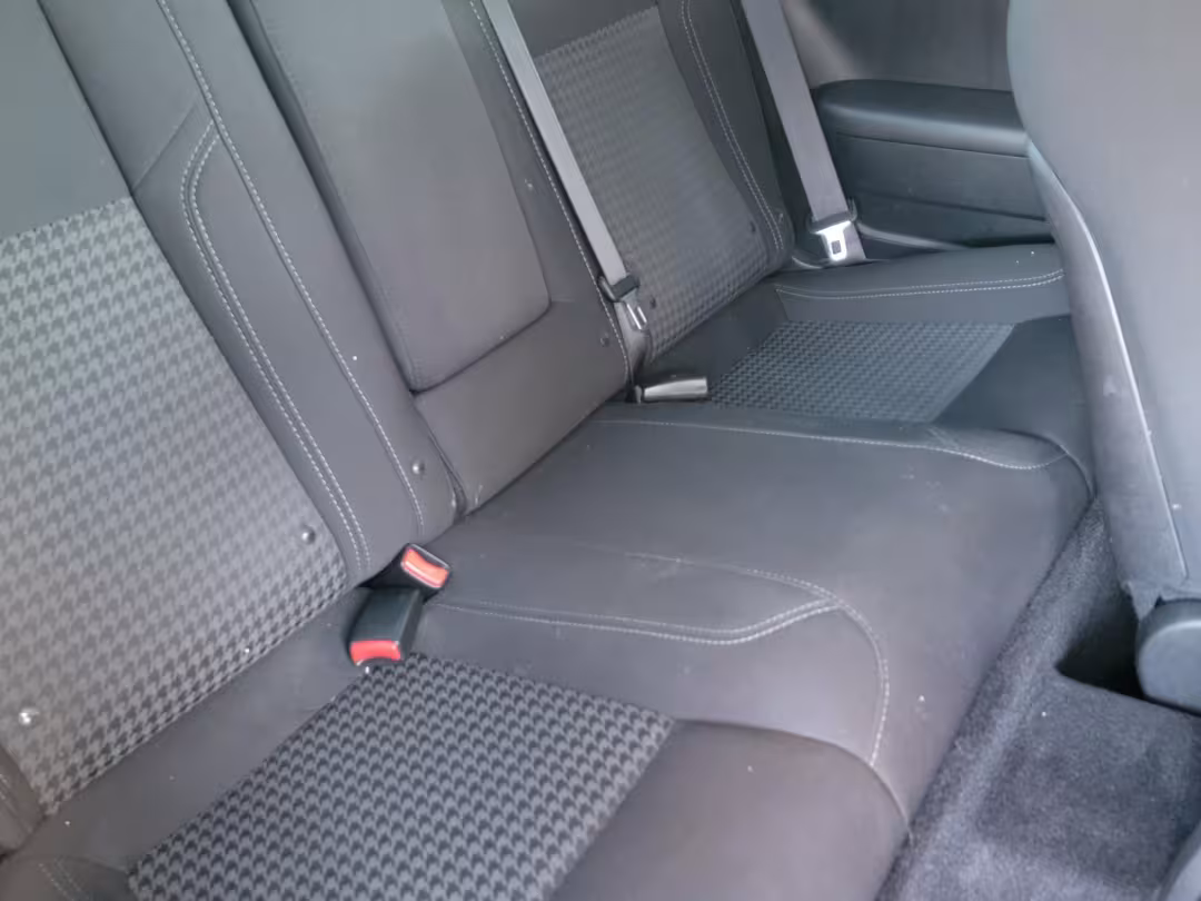 2018 Dodge Challenger - 2C3CDZAG9JH143385 - Image #25