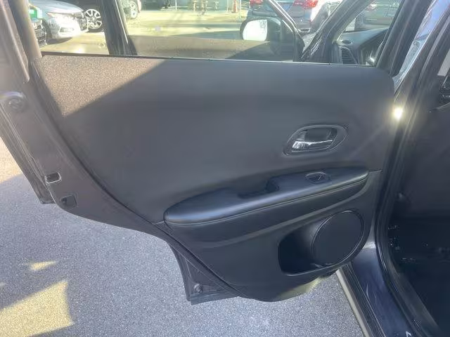 2018 Honda HR-V - 3CZRU5H39JG700646 - Image #12