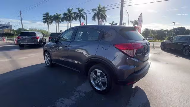 2018 Honda HR-V - 3CZRU5H39JG700646 - Image #2