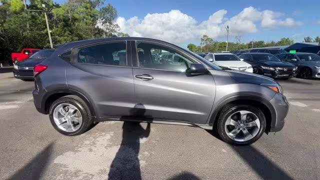 2018 Honda HR-V - 3CZRU5H39JG700646 - Image #5