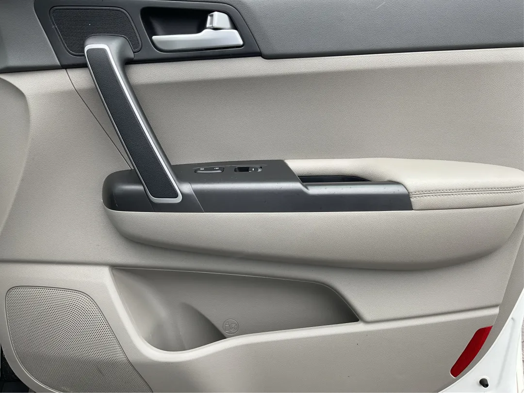 2018 Kia Sportage - KNDPMCACXJ7465374 - Image #18