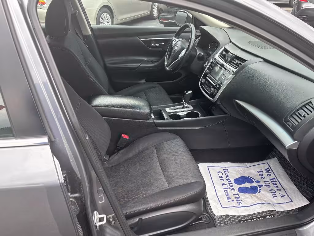 2018 Nissan Altima - 1N4AL3AP3JC242327 - Image #10