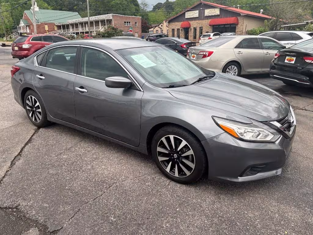 2018 Nissan Altima - 1N4AL3AP3JC242327 - Image #11