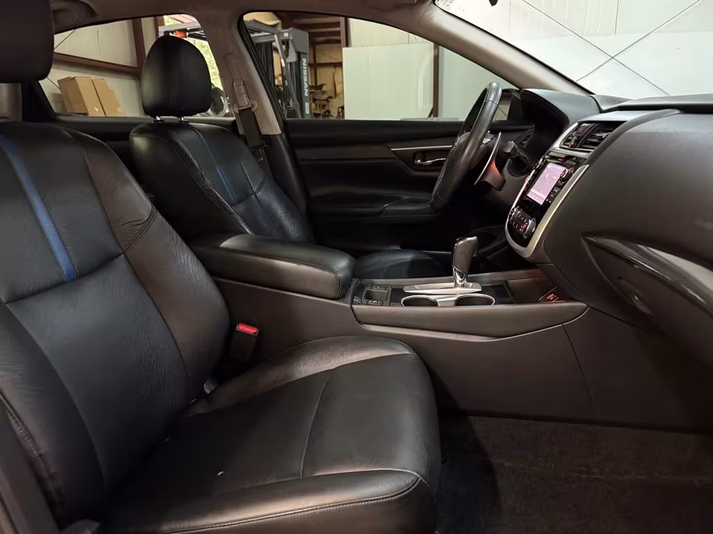 2018 Nissan Altima - 1N4AL3AP5JC151124 - Image #17