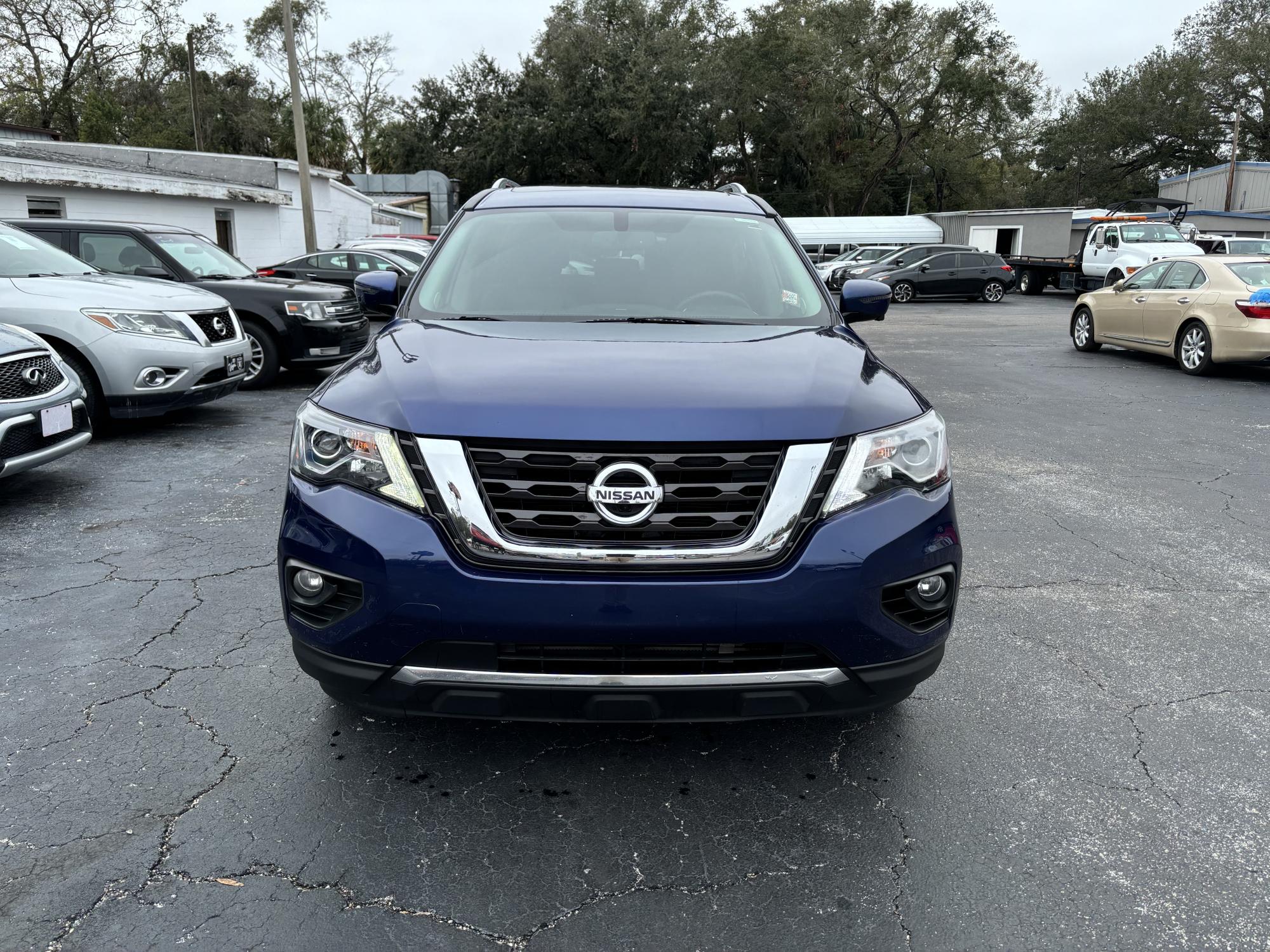 2018 Nissan Pathfinder - 5N1DR2MN6JC661861 - Image #2