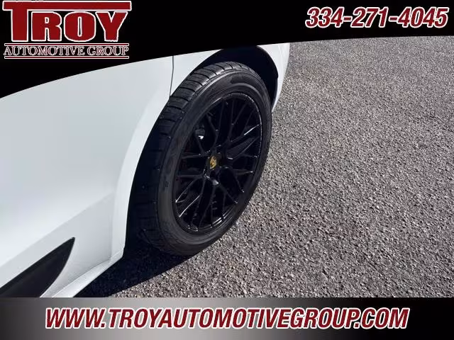 2018 Porsche Macan - WP1AG2A57JLB61837 - Image #23