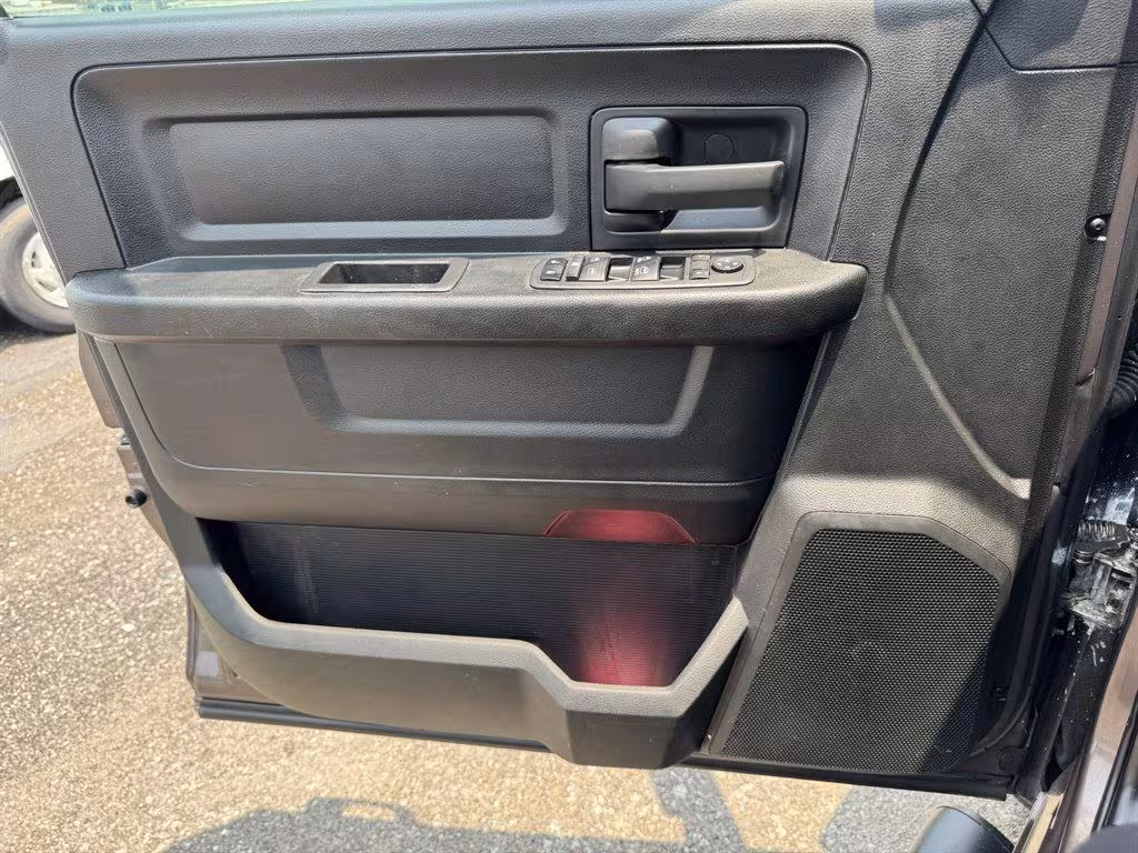 2018 Ram 1500 - 1C6RR7KM3JS262419 - Image #18
