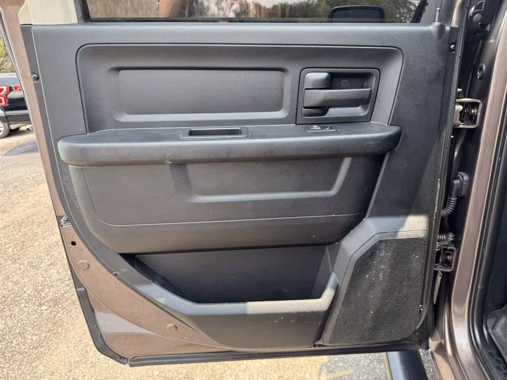 2018 Ram 1500 - 1C6RR7KM3JS262419 - Image #21