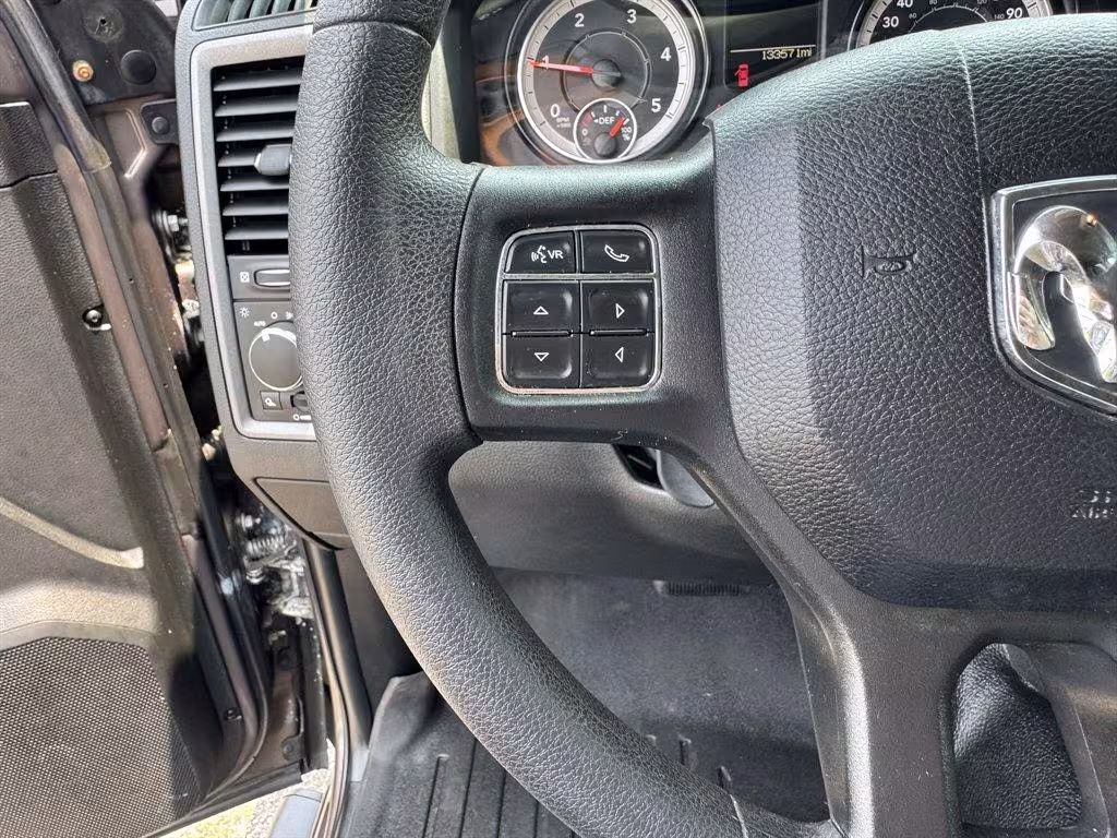 2018 Ram 1500 - 1C6RR7KM3JS262419 - Image #9